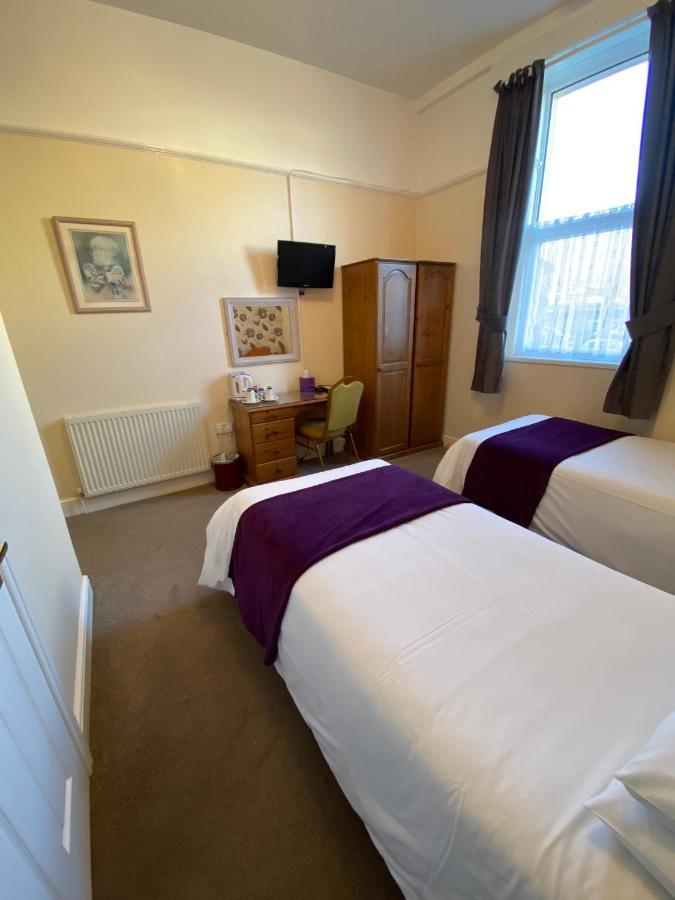 Paignton Court Bed & Breakfast Exterior photo