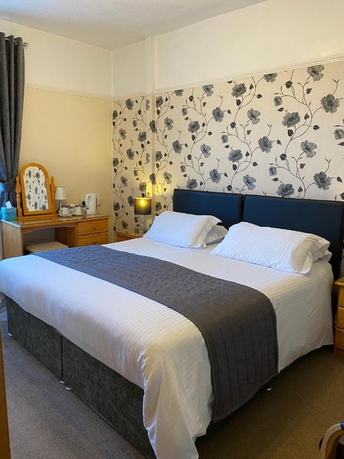 Paignton Court Bed & Breakfast Exterior photo