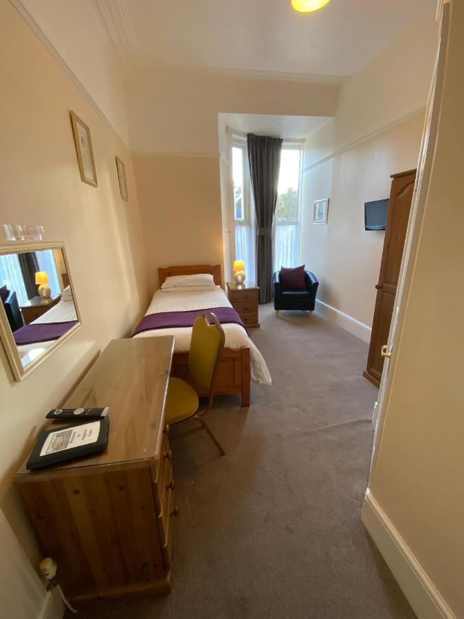 Paignton Court Bed & Breakfast Exterior photo